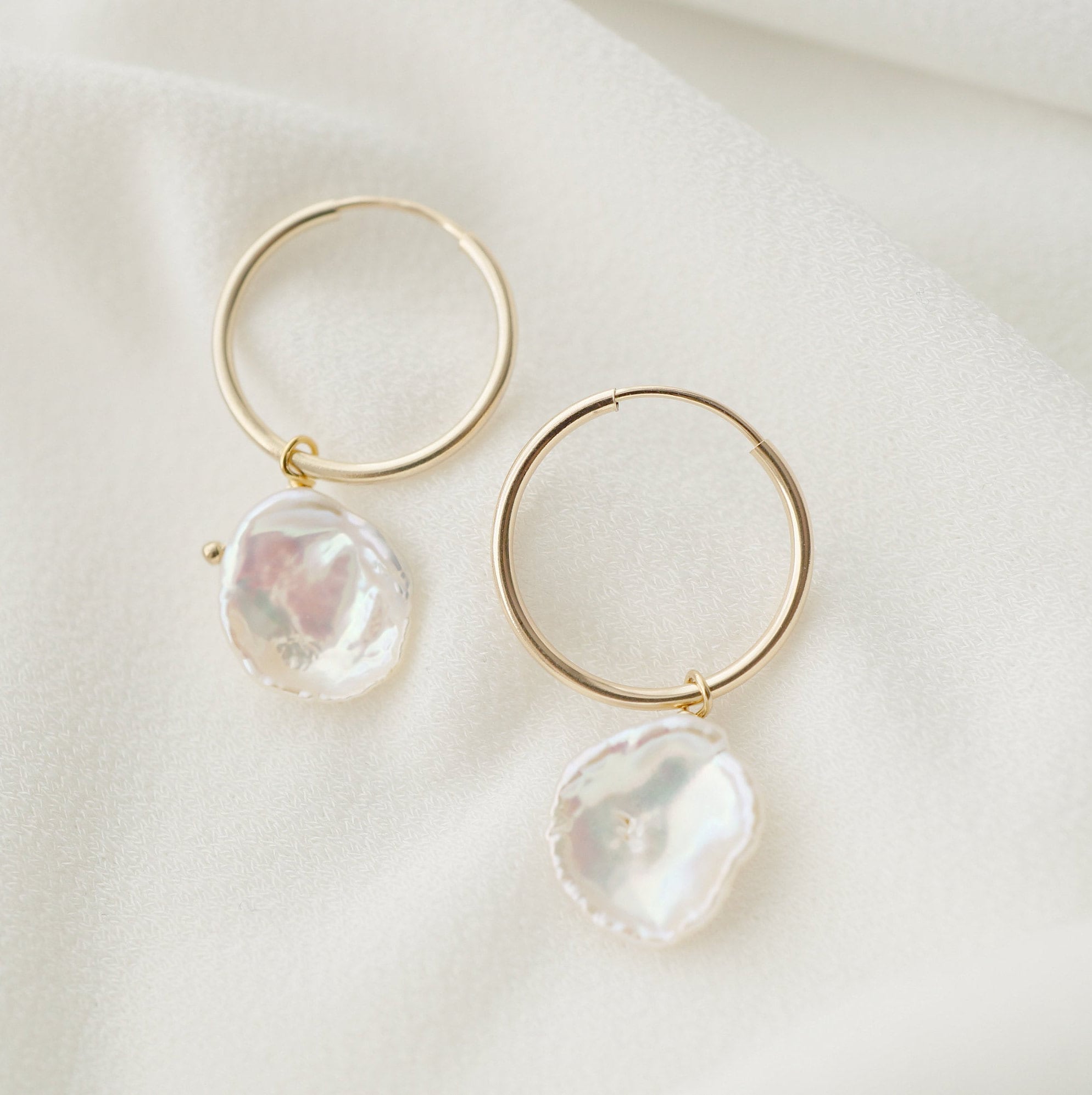 Keshi Pearl Gold Hoop Earrings (Perla) // Gifts for her // Handmade earrings // Minimalist jewelry